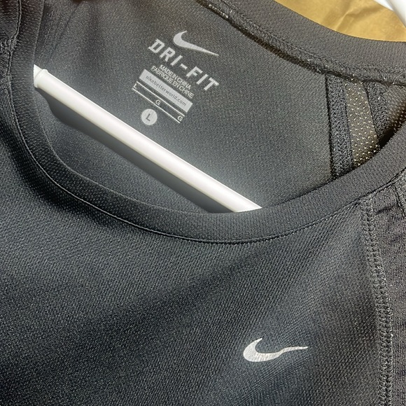 Nike - Picture 2 of 6